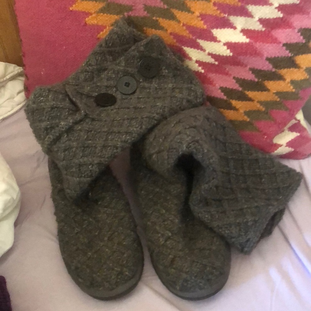 Grey knit Tall Ugg boots with black buttons
